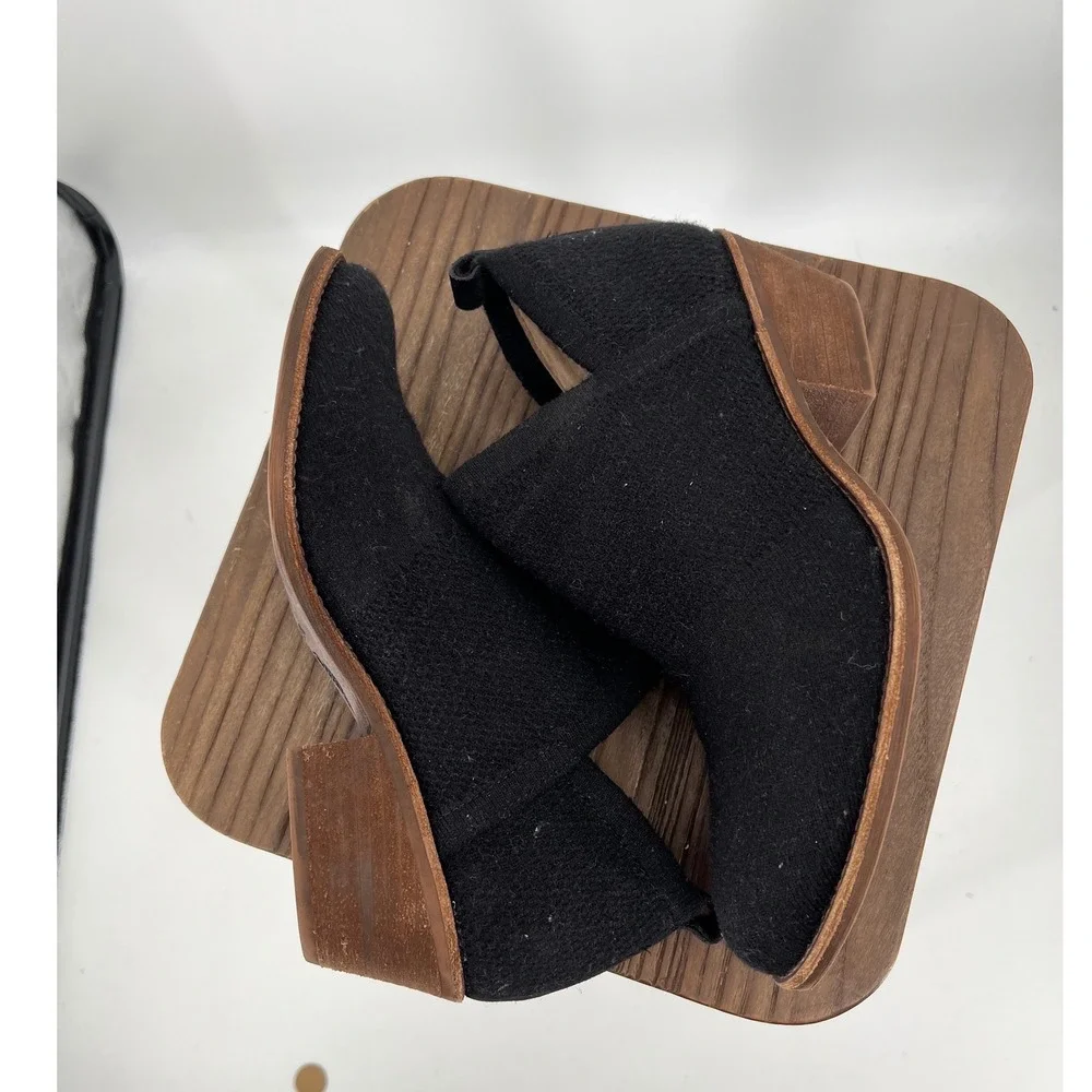 Söfft Black Wool Blend V-Cut Ankle Booties Block Heel, Size 7
